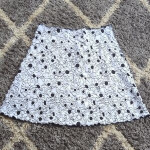 Haystacks Black and White Floral A-Line Skirt With Ruffled Hem Size XL